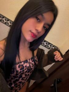 613299381: Chica busca chico en Cáceres