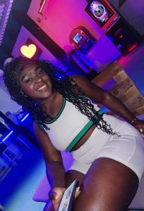 627596567: Chica busca chico en Sevilla