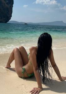 602482701: Chica busca chico en Gerona