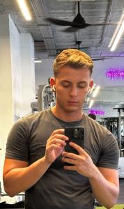 614927188: Chico busca chica en Málaga