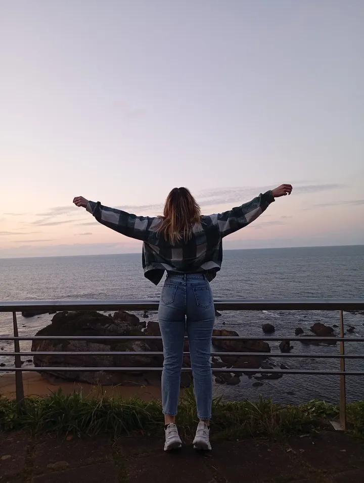 742062338: Chica busca chico en Asturias