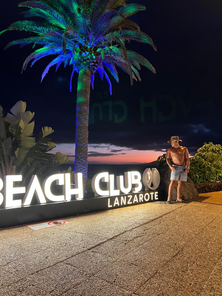 Chico busca chica en Asturias: 