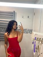 672834955: Chica busca chico en Barcelona