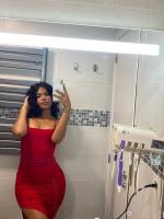 672834955: Chica busca chico en Barcelona