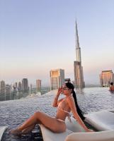 664149336: Chica busca chico en Barcelona