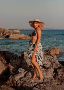 610896279: Chica busca chico en Ibiza