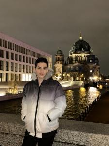 607157425: Chico busca chica en Asturias