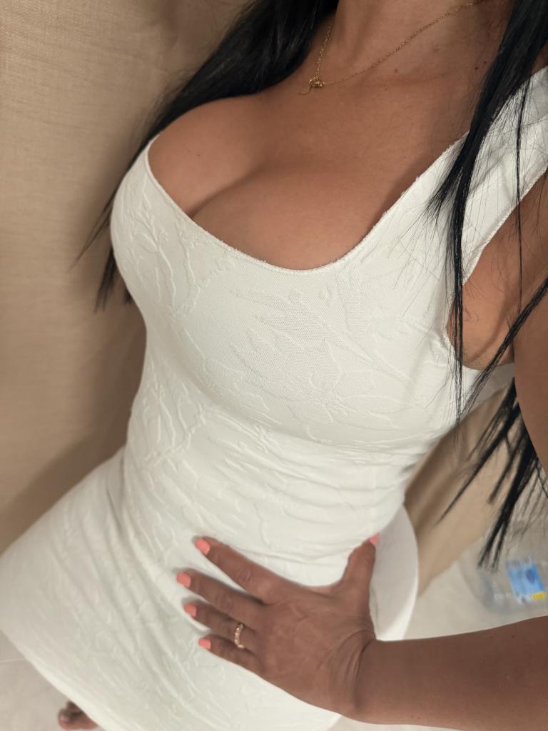 624093436: Chica busca chico en Granada