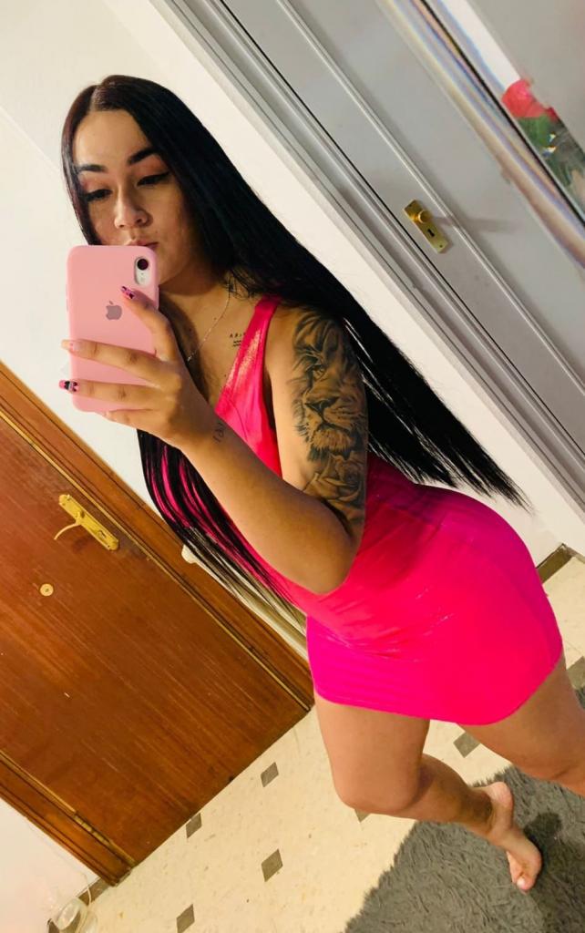 Chica busca chico en Granada: 