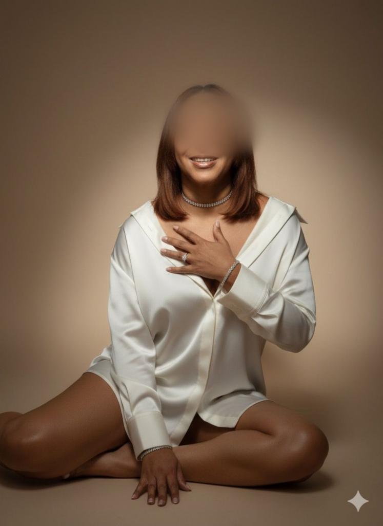 633207016: Chica busca chico en Cantabria