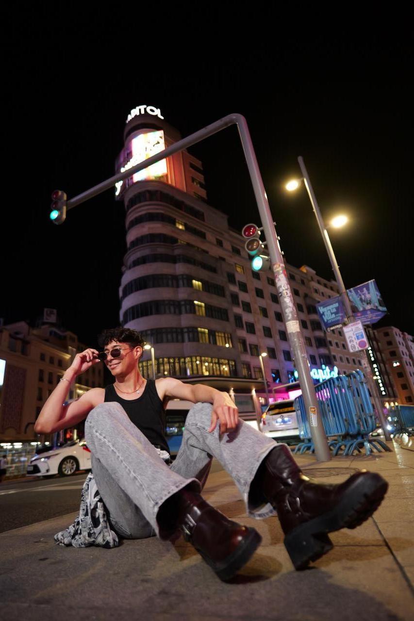 654745687: Chico busca chica en Madrid