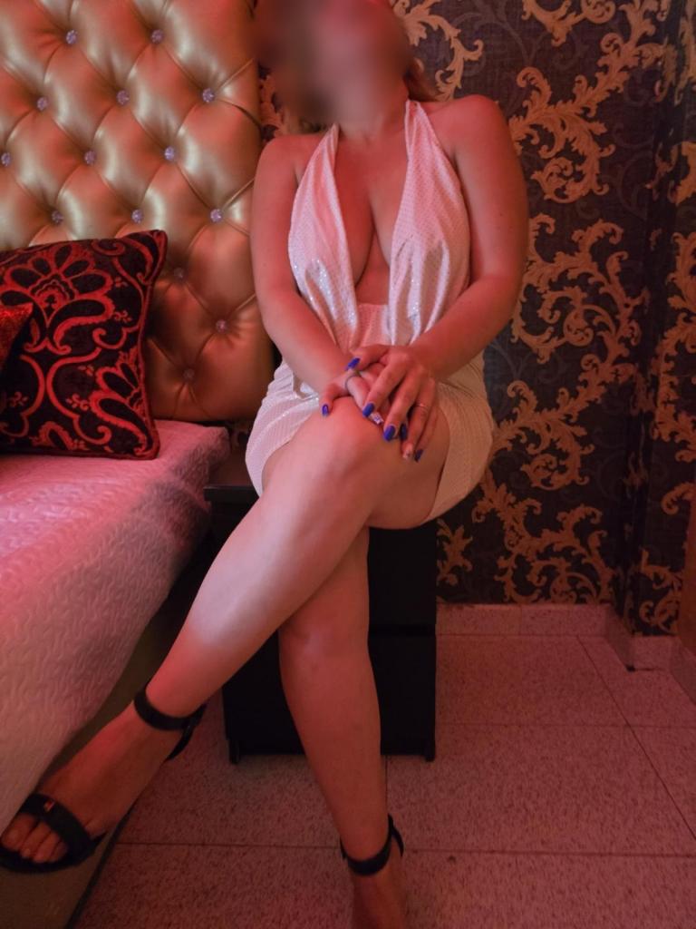670349654: Chica busca chico en Barcelona