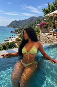 607378869: Chica busca chico en Málaga