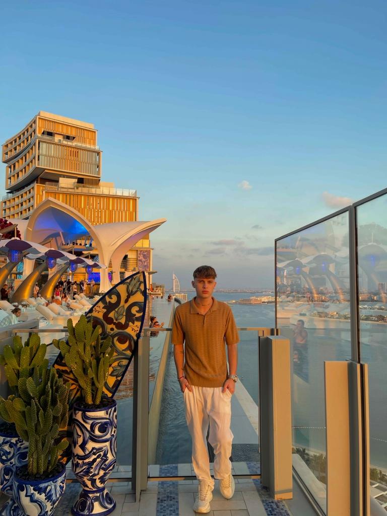 Chico busca chica en Mallorca: 