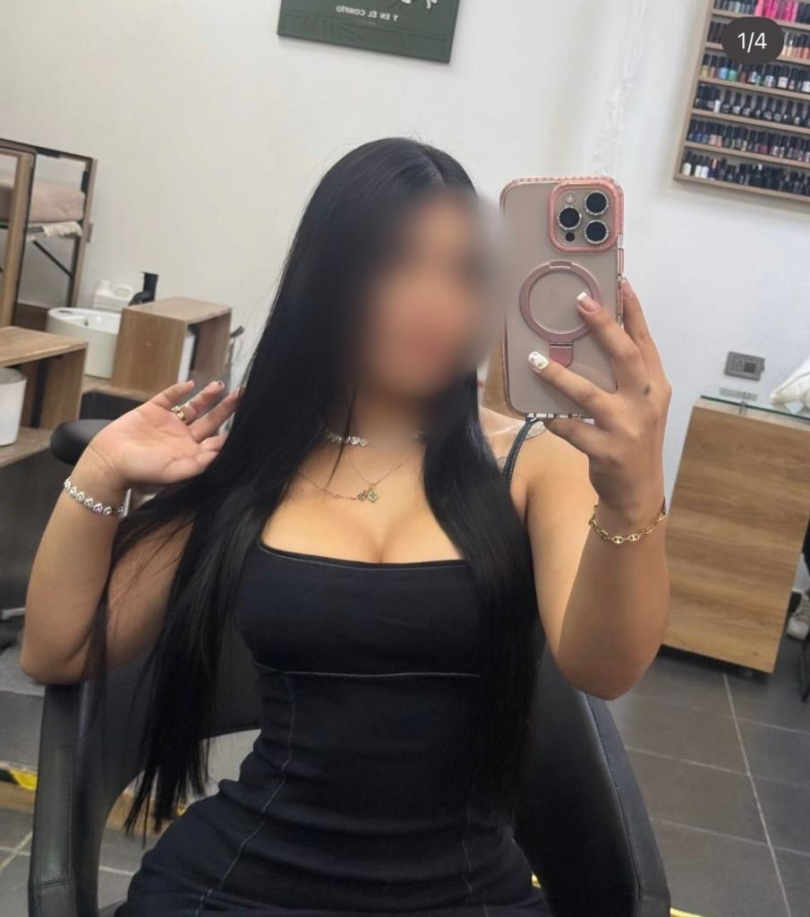 664248549: Chica busca chico en Sevilla