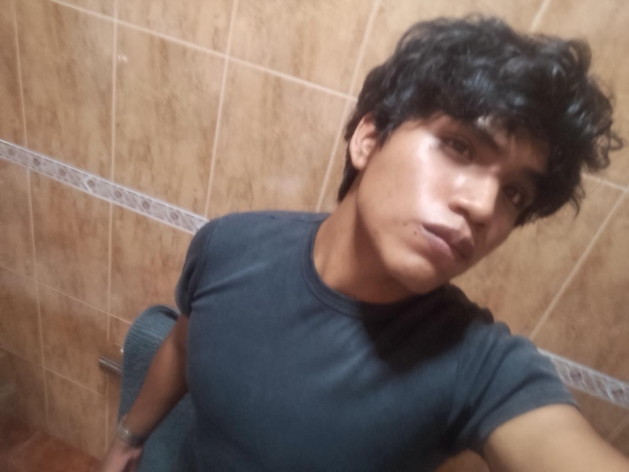 647129512: Chico busca chica en Madrid