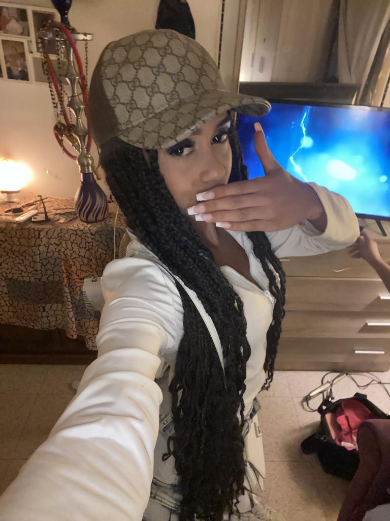 647504728: Chica busca chico en Tenerife