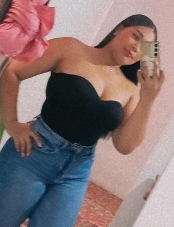 Chica busca chico en Ibiza: Chica busca chico