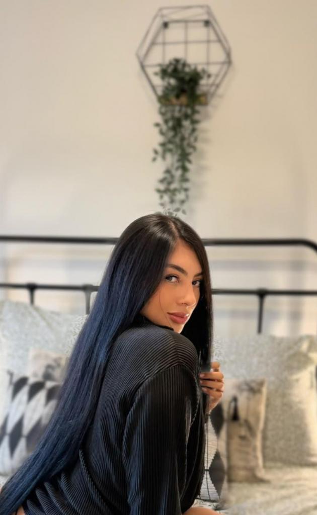 647604223: Chica busca chico en Madrid