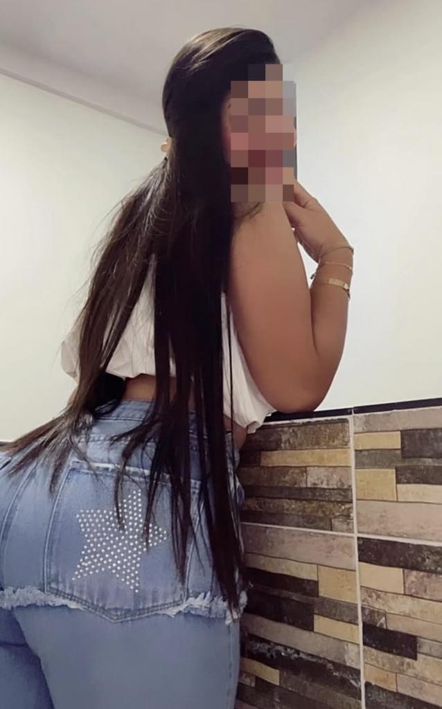 687033652: Chica busca chico en Sevilla