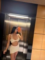 677845654: Chica busca chico en Barcelona