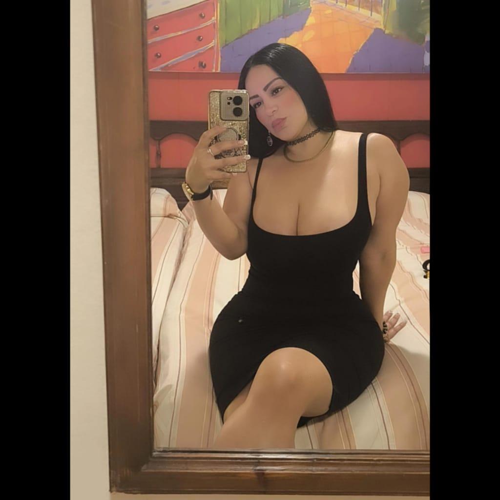 663338682: Chica busca chico en Barcelona