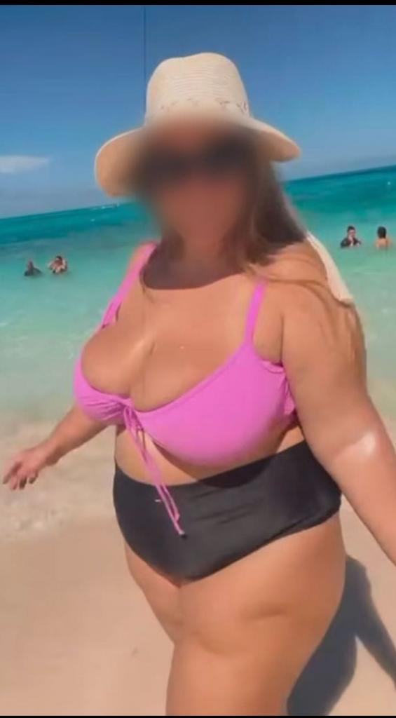 643779211: Chica busca chico en La Coruña