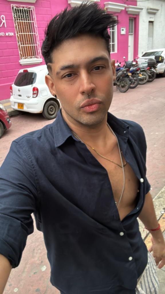 Chico busca chica en Sevilla: 