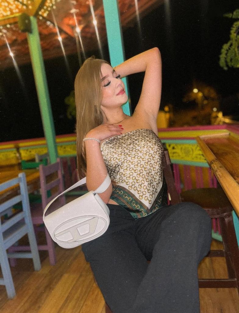 612242379: Chica busca chico en Cádiz