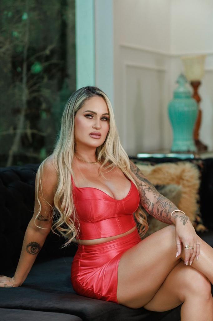 Chica busca chico en Tenerife: 