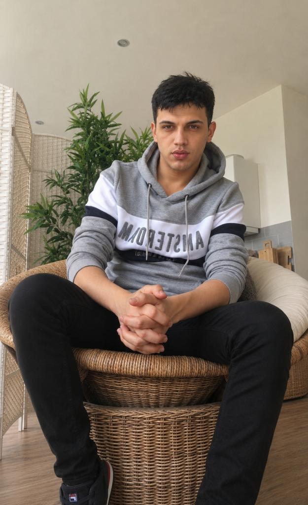 678740172: Chico busca chica en Madrid