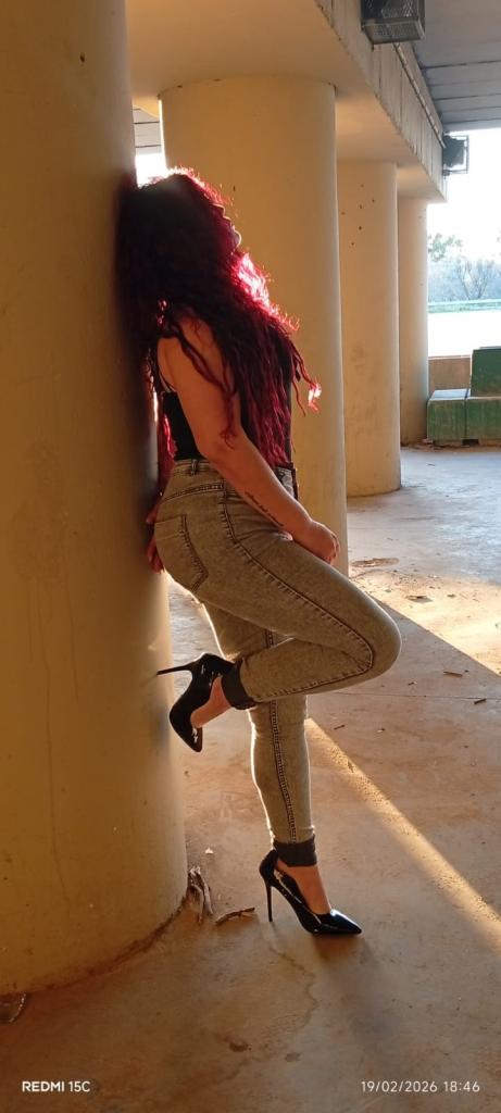 Chica busca chico en Sevilla: 