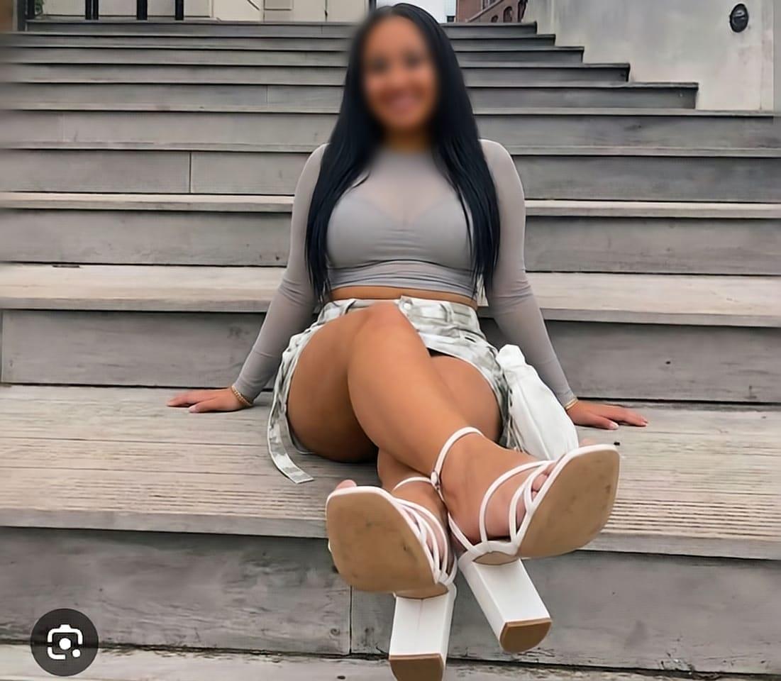 664366432: Chica busca chico en Granada