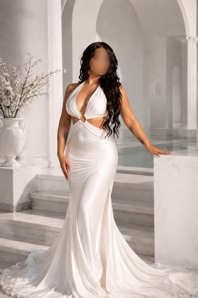 672144982: Chica busca chico en Barcelona