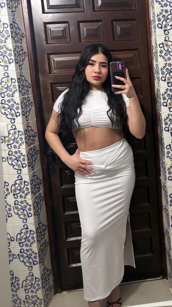 697624169: Chica busca chico en Málaga
