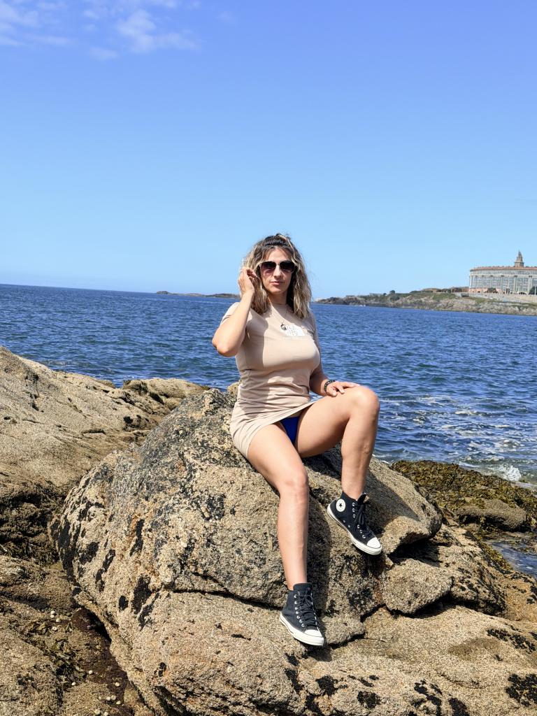 666341599: Chica busca chico en La Coruña