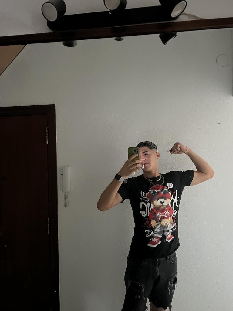 677295437: Chico busca chica en Almería