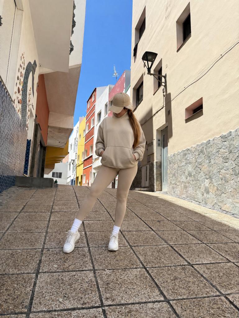 642803911: Chica busca chico en Tenerife