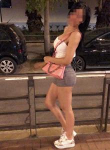 745031349: Chica busca chico en Valencia