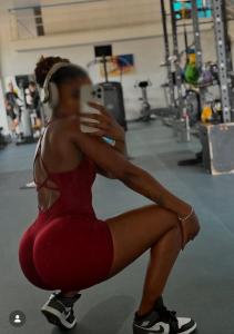 611272145: Chica busca chico en La Coruña