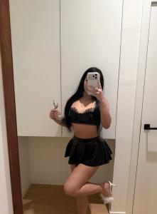 677892705: Chica busca chico en Barcelona