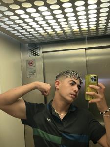 677295437: Chico busca chica en Almería