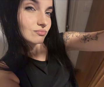 664677577: Chica busca chico en La Coruña