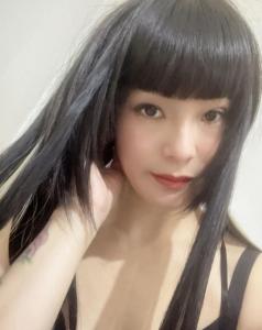 664293093: Chica busca chico en Barcelona