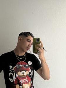 677295437: Chico busca chica en Almería