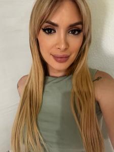 604928365: Chica busca chico en Granada