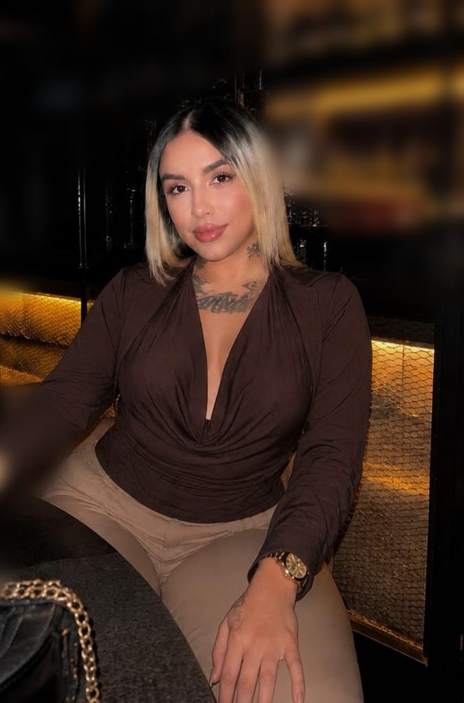 Chica busca chico en Cádiz: 