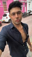 635038178: Chico busca chica en Sevilla
