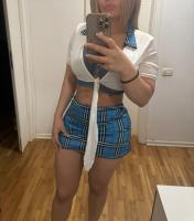 631399277: Chica busca chico en Ibiza