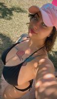 614438827: Chica busca chico en Gerona